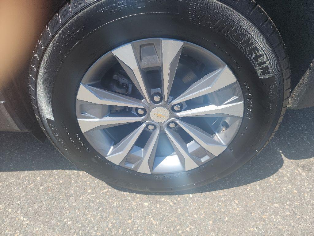 used 2025 Chevrolet Equinox car, priced at $27,996