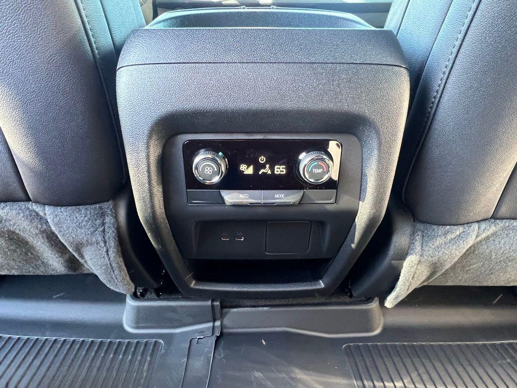 new 2026 Chevrolet Traverse car, priced at $42,724