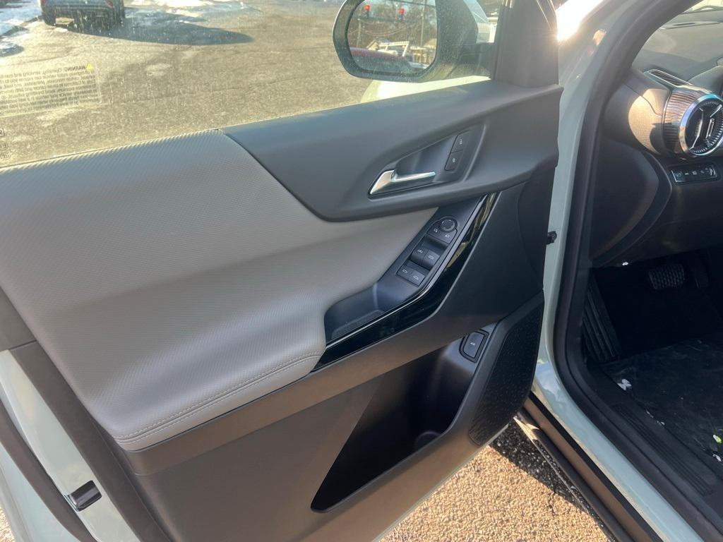 new 2026 Chevrolet Equinox car, priced at $33,558