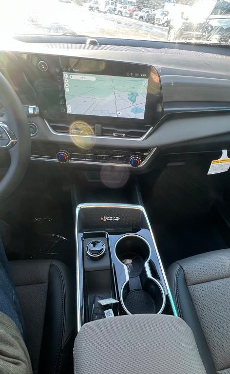 new 2026 Chevrolet Equinox car, priced at $33,558