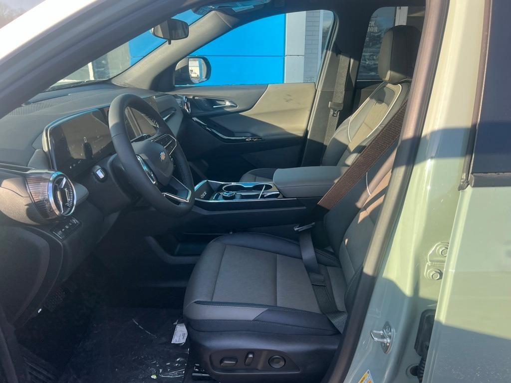 new 2026 Chevrolet Equinox car, priced at $33,558