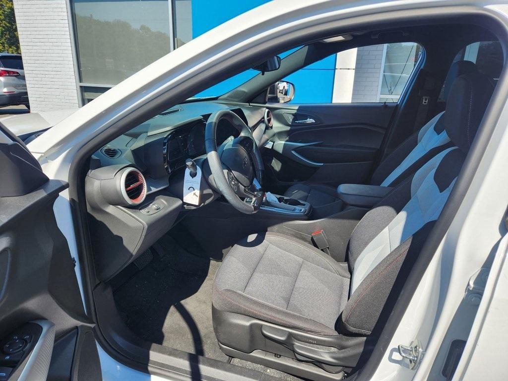 used 2025 Chevrolet Trax car, priced at $22,605