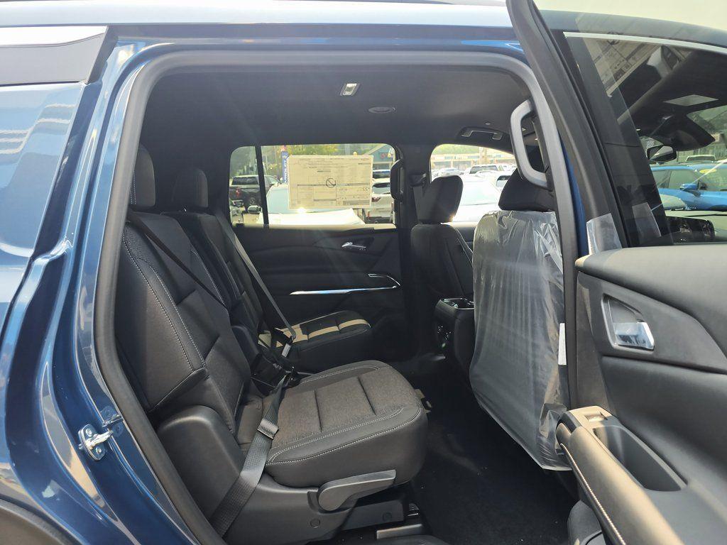 new 2026 Chevrolet Traverse car, priced at $40,802