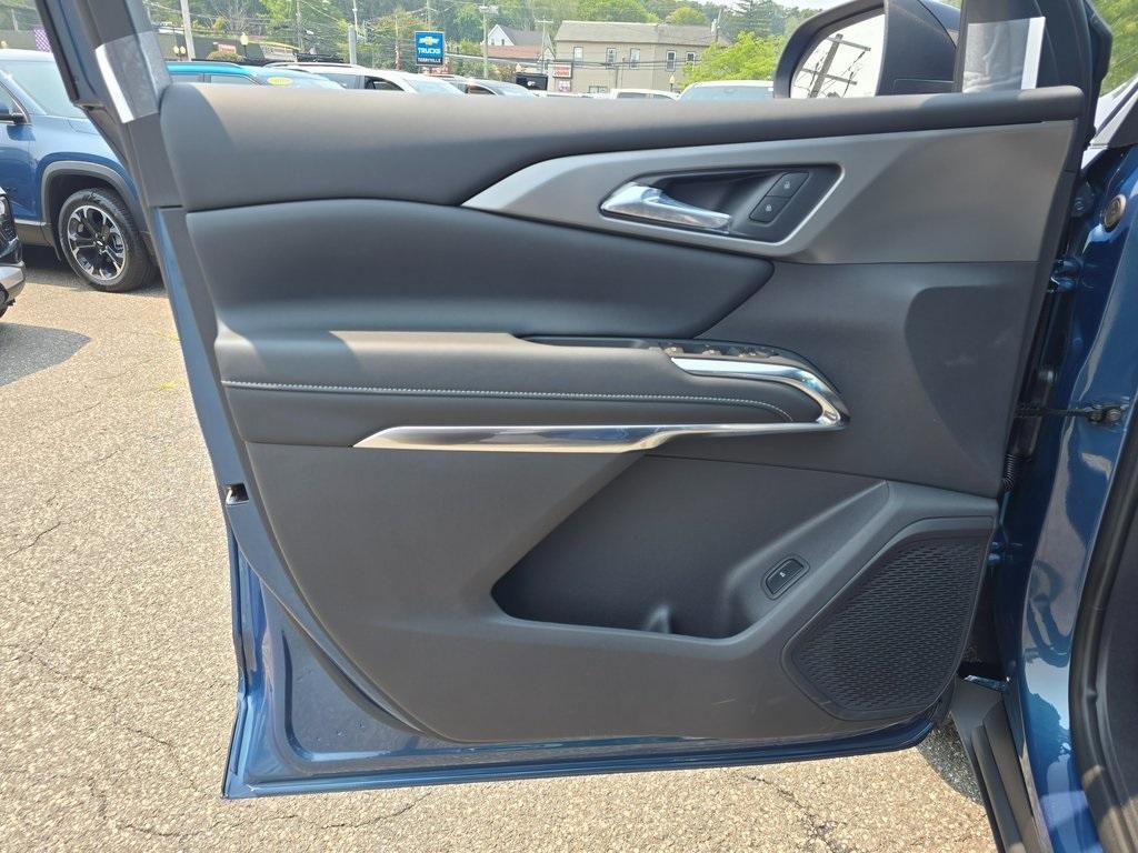 new 2026 Chevrolet Traverse car, priced at $41,802