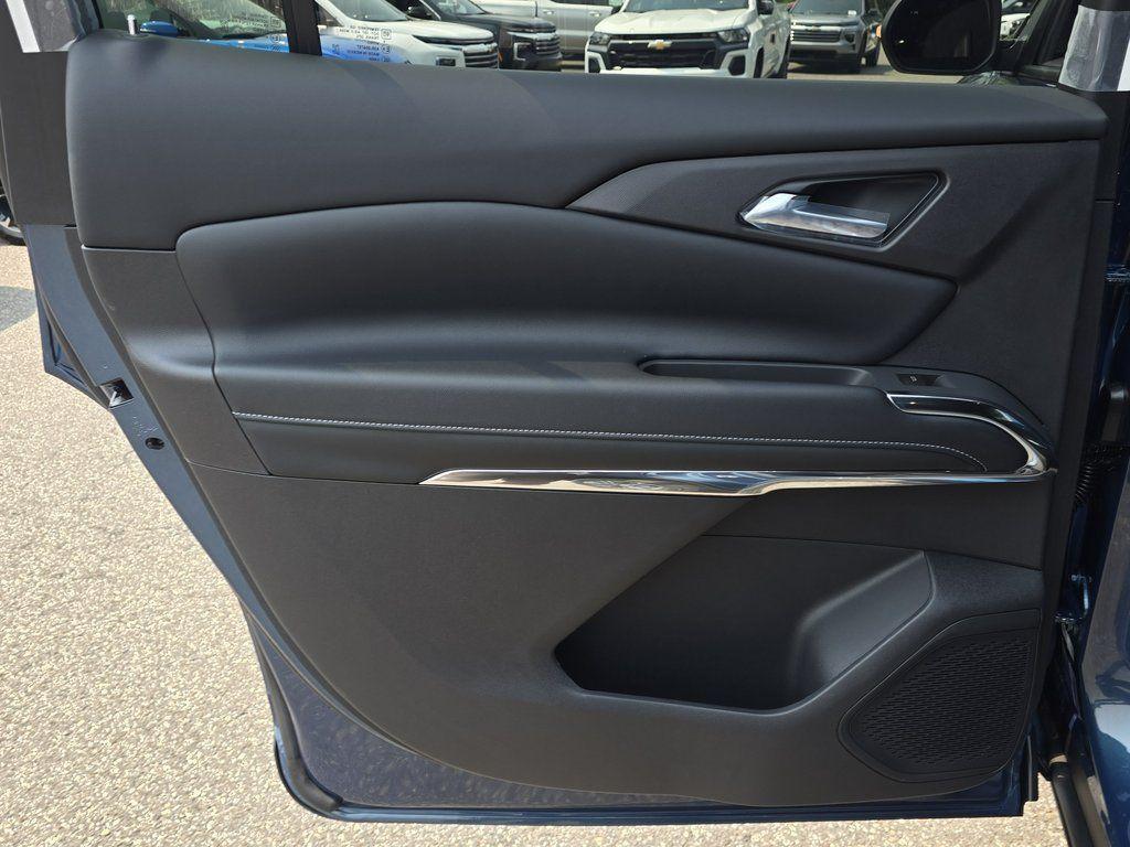 new 2026 Chevrolet Traverse car, priced at $40,802