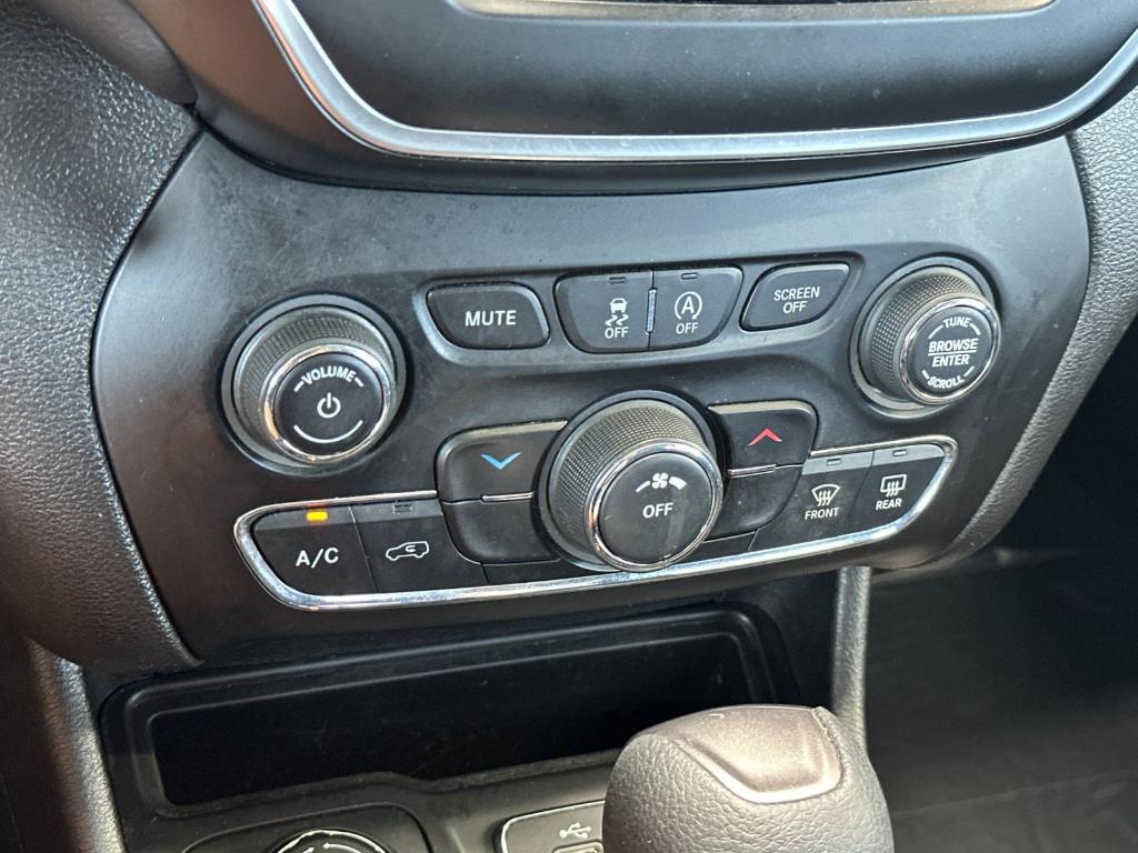 used 2019 Jeep Cherokee car, priced at $10,997