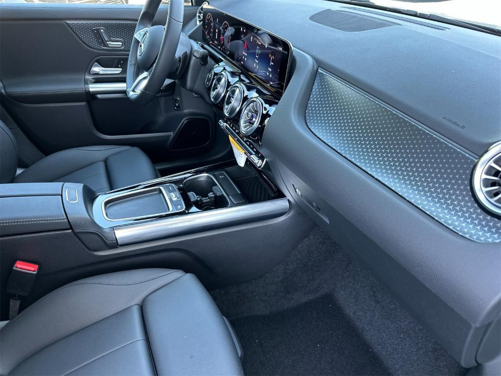 new 2025 Mercedes-Benz GLA 250 car, priced at $45,845