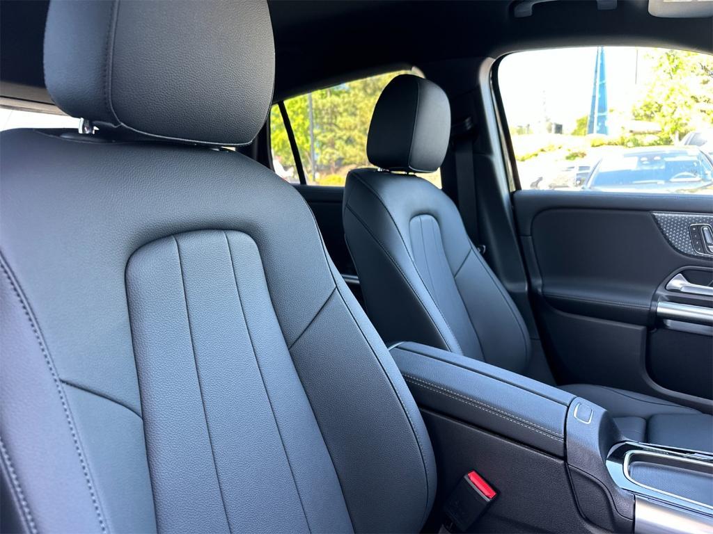 new 2025 Mercedes-Benz GLA 250 car, priced at $45,845