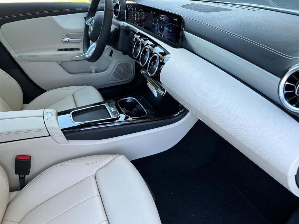 new 2025 Mercedes-Benz CLA 250 car, priced at $43,500