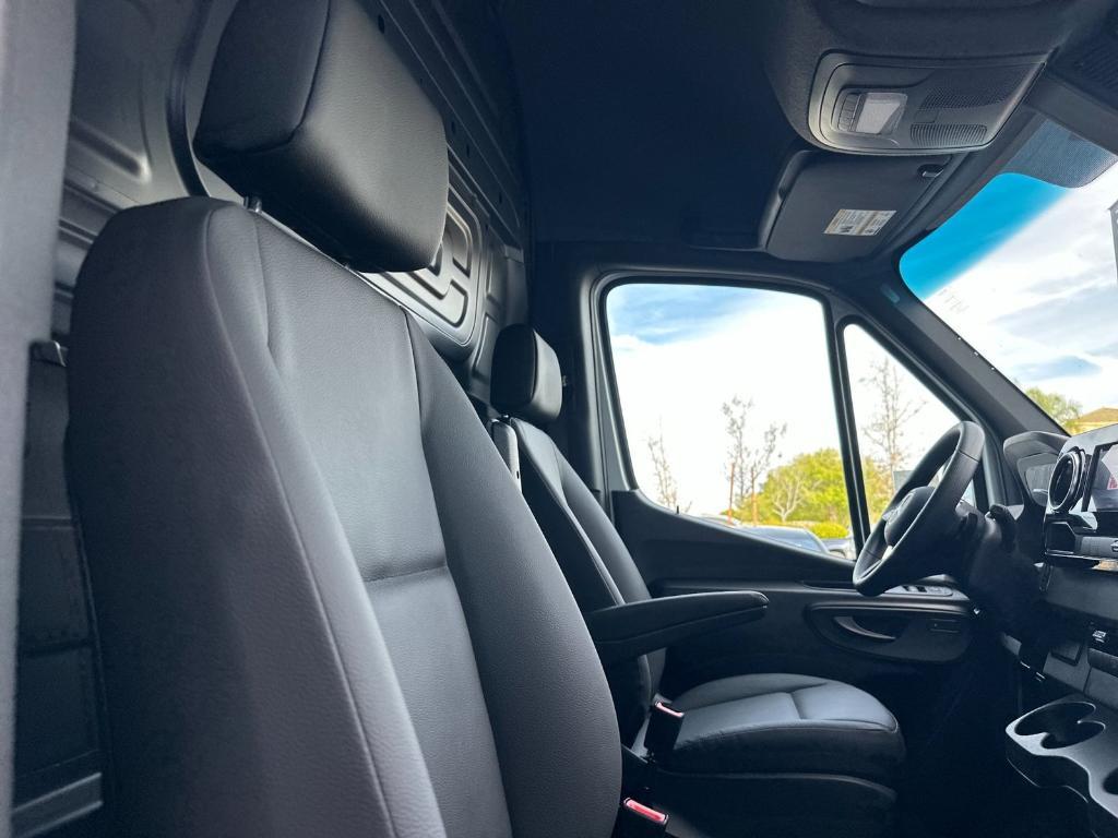 new 2026 Mercedes-Benz Sprinter 2500 car, priced at $68,665