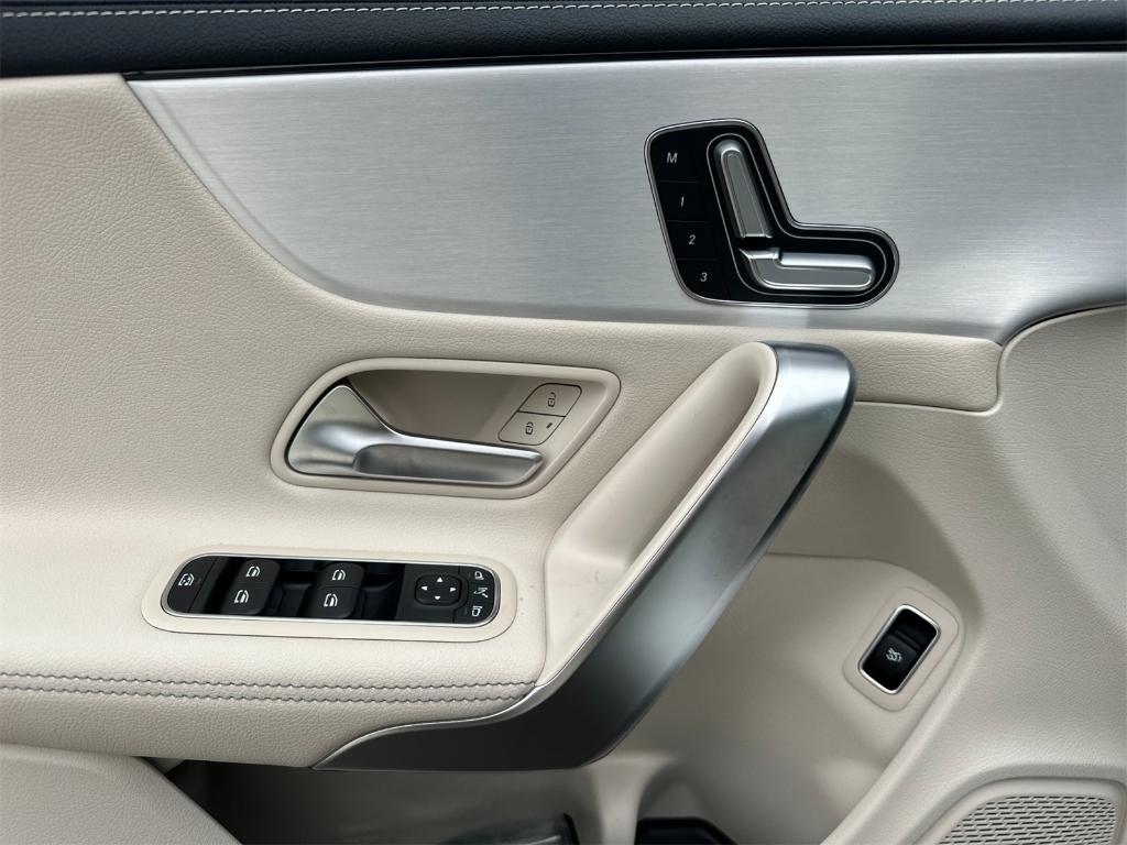 new 2025 Mercedes-Benz CLA 250 car, priced at $43,500