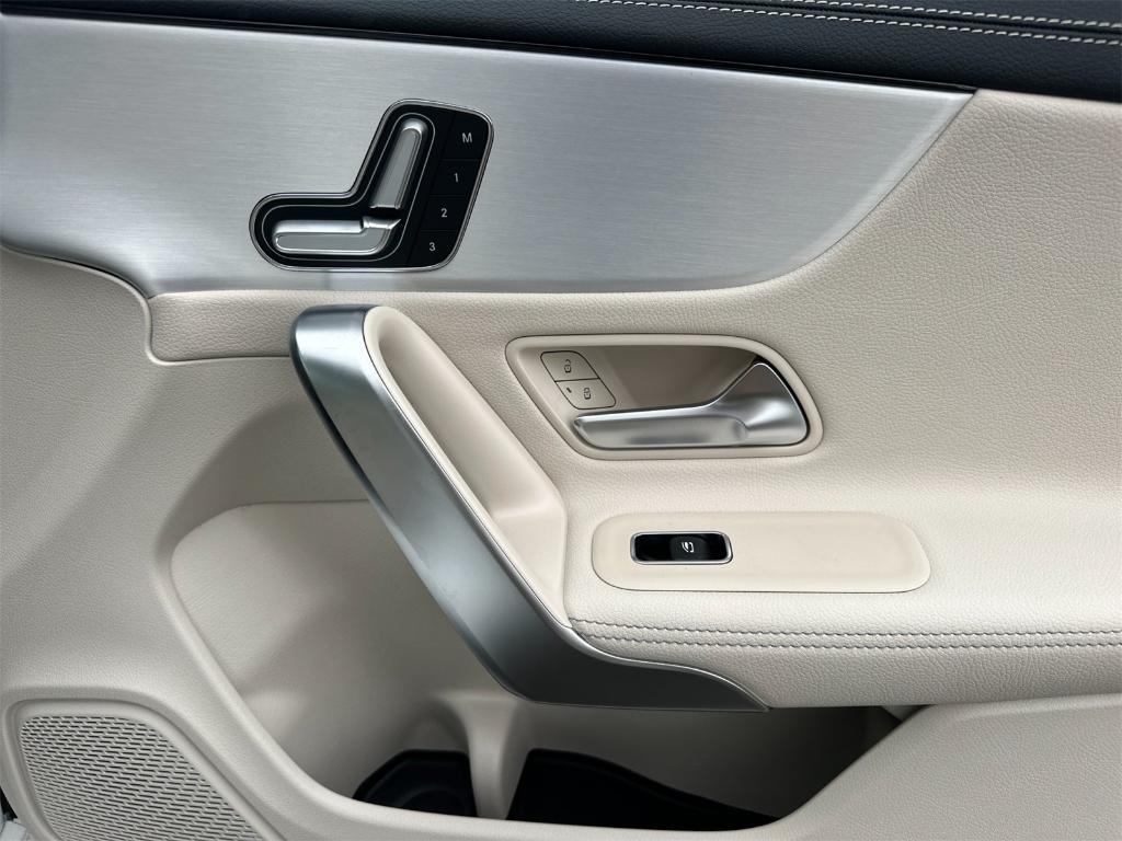 new 2025 Mercedes-Benz CLA 250 car, priced at $43,500