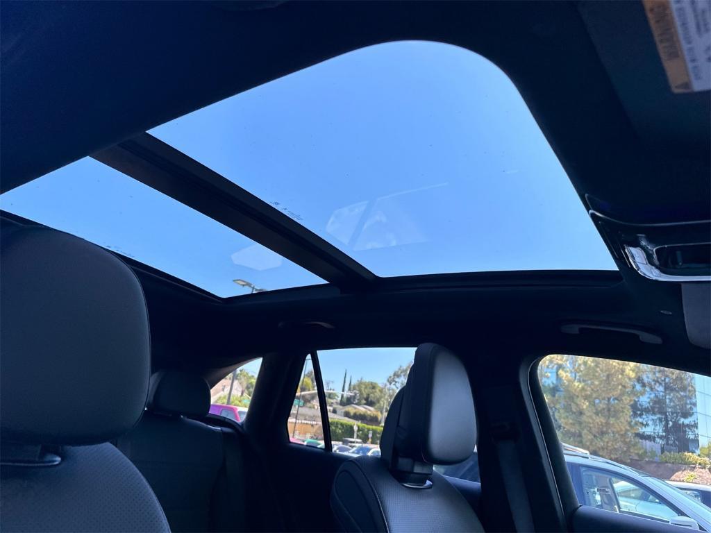 new 2025 Mercedes-Benz GLC 300 car, priced at $62,605