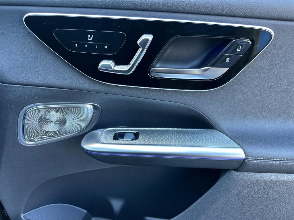 new 2025 Mercedes-Benz GLC 300 car, priced at $62,605