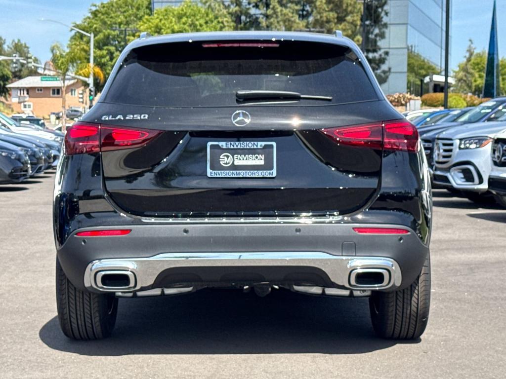 new 2025 Mercedes-Benz GLA 250 car, priced at $46,195