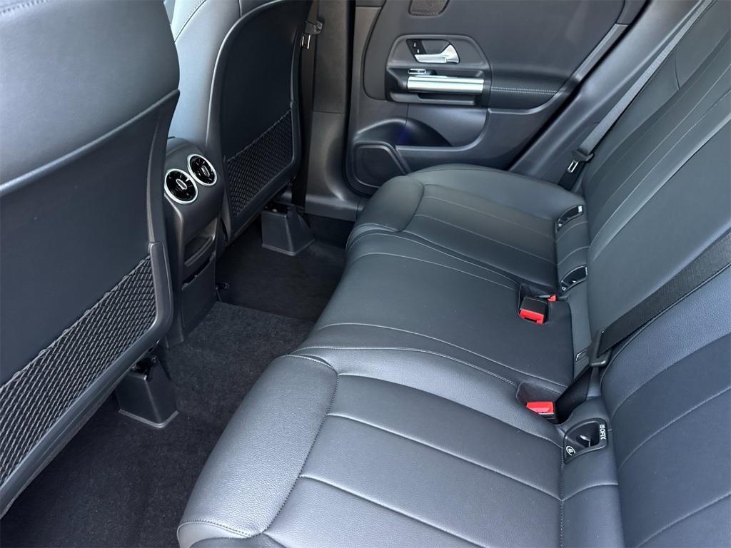 new 2025 Mercedes-Benz GLA 250 car, priced at $46,195