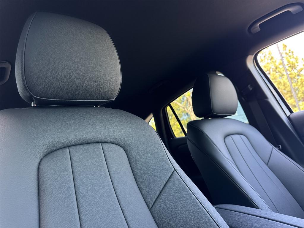 new 2025 Mercedes-Benz GLA 250 car, priced at $46,195