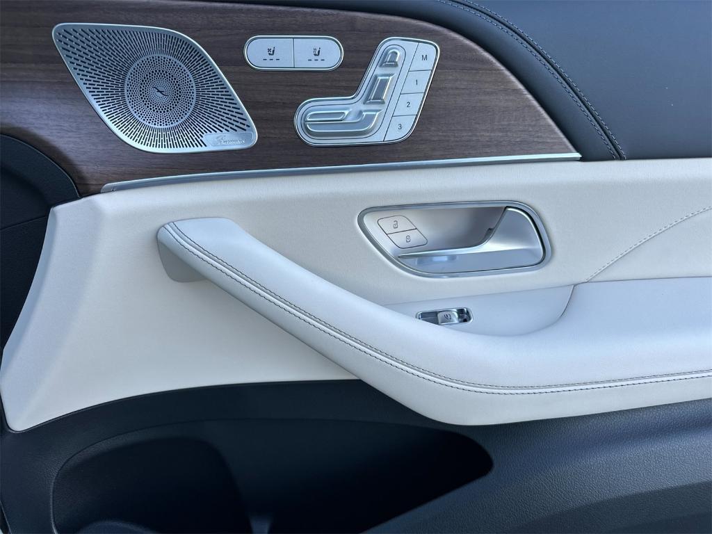 new 2026 Mercedes-Benz AMG GLS 63 car, priced at $155,685