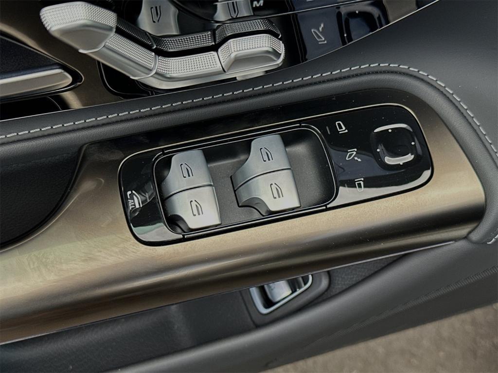 new 2025 Mercedes-Benz AMG SL 43 car, priced at $118,330