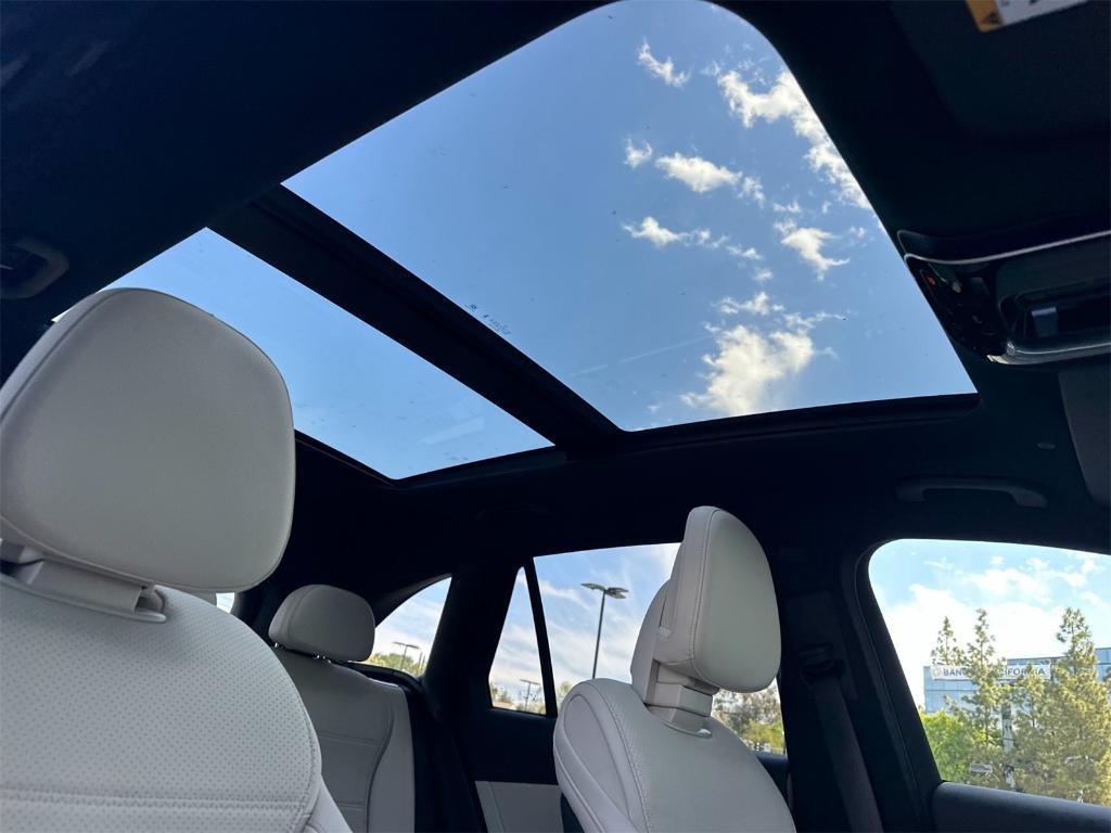 new 2025 Mercedes-Benz GLC 350e car, priced at $66,105