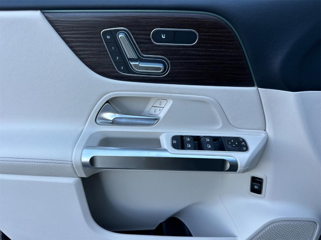 new 2026 Mercedes-Benz GLB 250 car, priced at $49,990