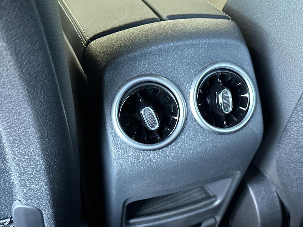 new 2025 Mercedes-Benz GLB 250 car, priced at $49,870