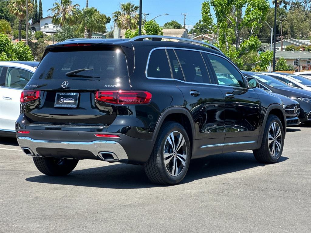 new 2025 Mercedes-Benz GLB 250 car, priced at $49,870