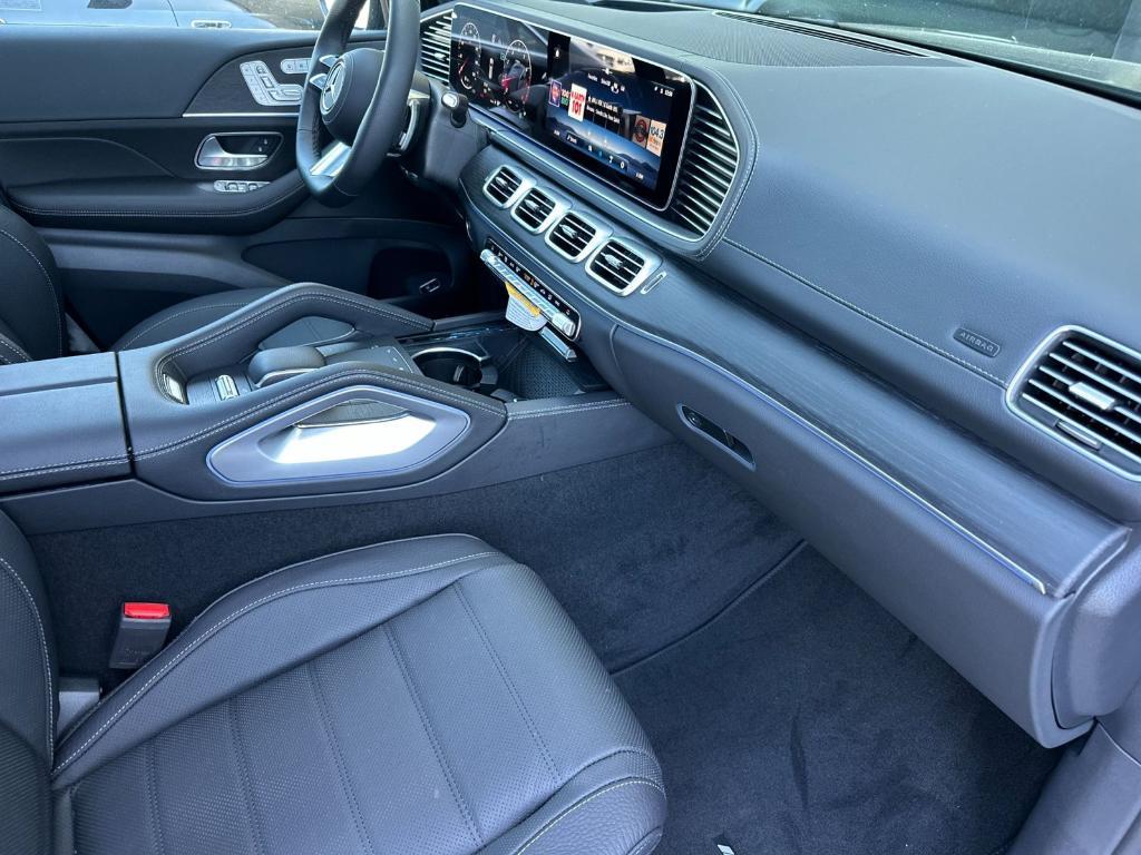 new 2026 Mercedes-Benz GLS 580 car, priced at $124,545