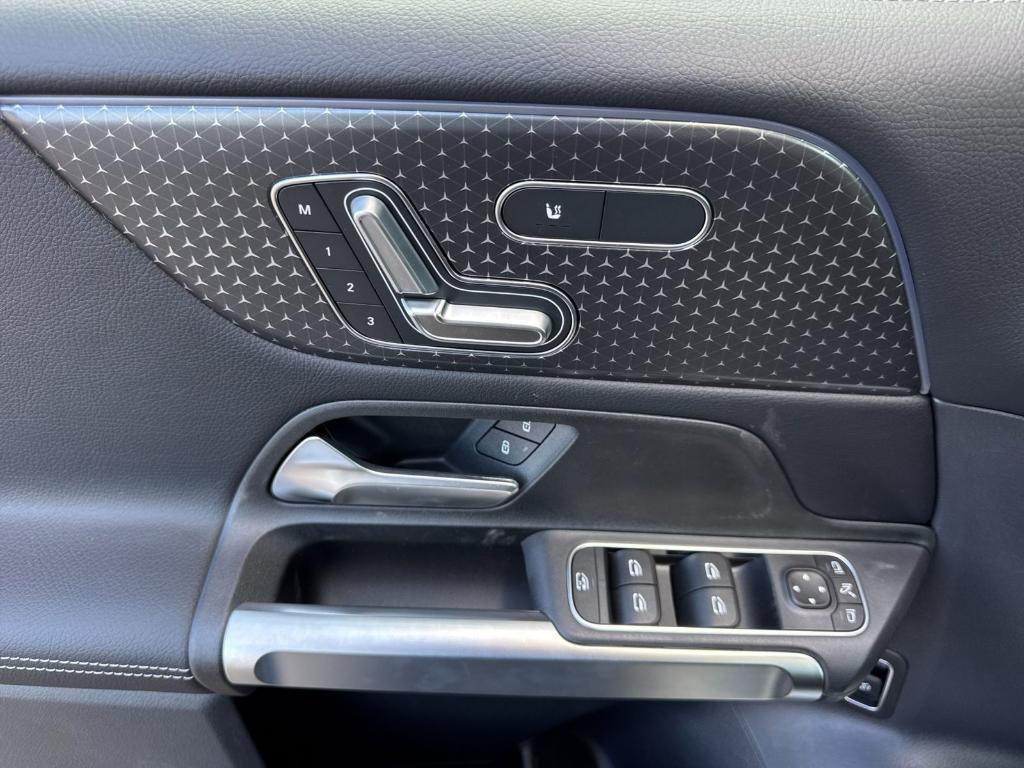 new 2026 Mercedes-Benz GLB 250 car, priced at $51,835