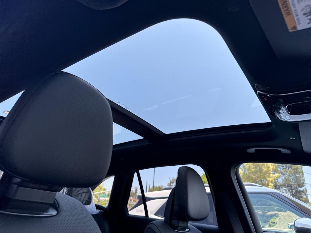 new 2025 Mercedes-Benz GLC 300 car, priced at $61,255