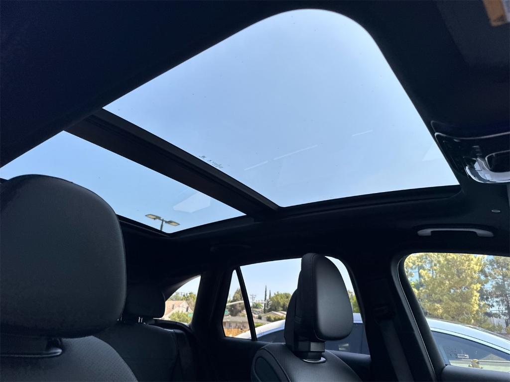 new 2025 Mercedes-Benz GLC 300 car, priced at $60,305