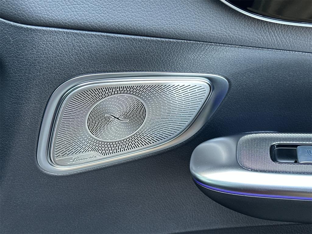 new 2025 Mercedes-Benz GLC 300 car, priced at $60,305