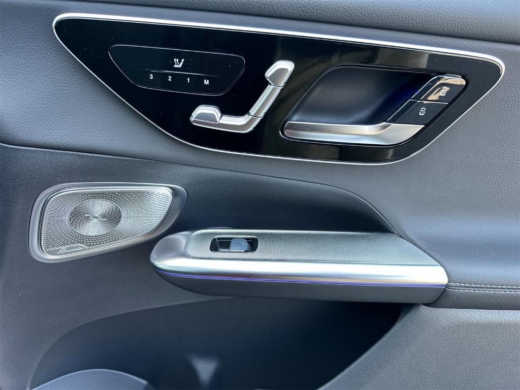 new 2025 Mercedes-Benz GLC 300 car, priced at $60,305