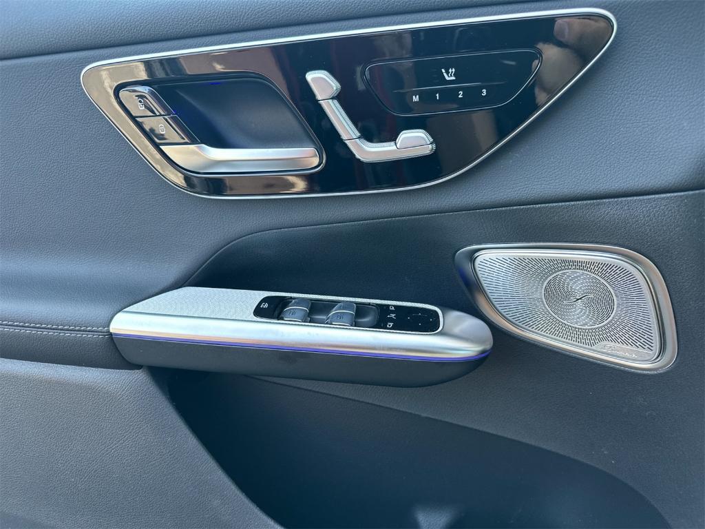 new 2025 Mercedes-Benz GLC 300 car, priced at $60,305