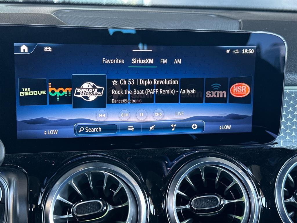 new 2025 Mercedes-Benz GLB 250 car, priced at $49,870