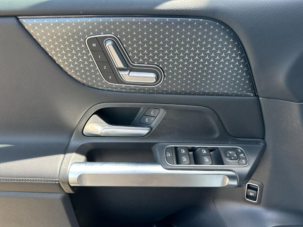 new 2026 Mercedes-Benz GLB 250 car, priced at $46,685