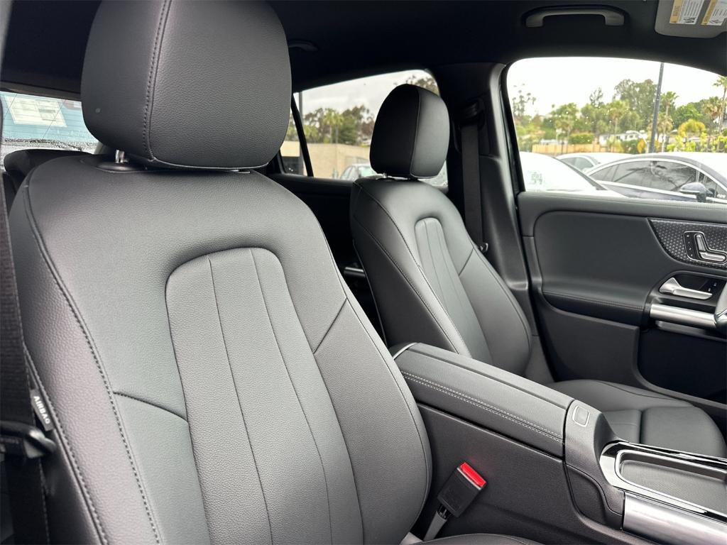 new 2025 Mercedes-Benz GLA 250 car, priced at $45,845