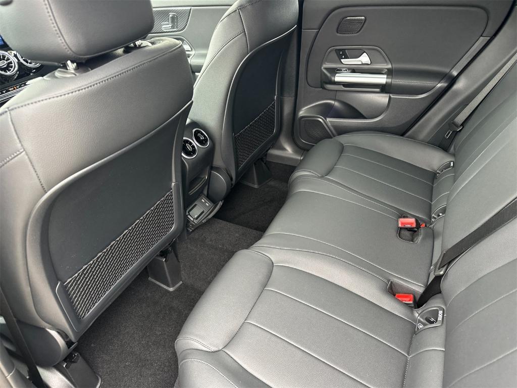 new 2025 Mercedes-Benz GLA 250 car, priced at $45,845