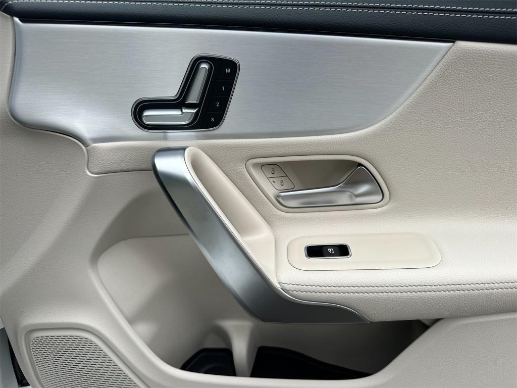 new 2025 Mercedes-Benz CLA 250 car, priced at $43,500