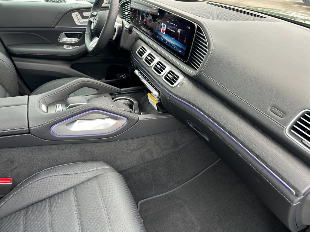 new 2025 Mercedes-Benz GLS 580 car, priced at $129,410