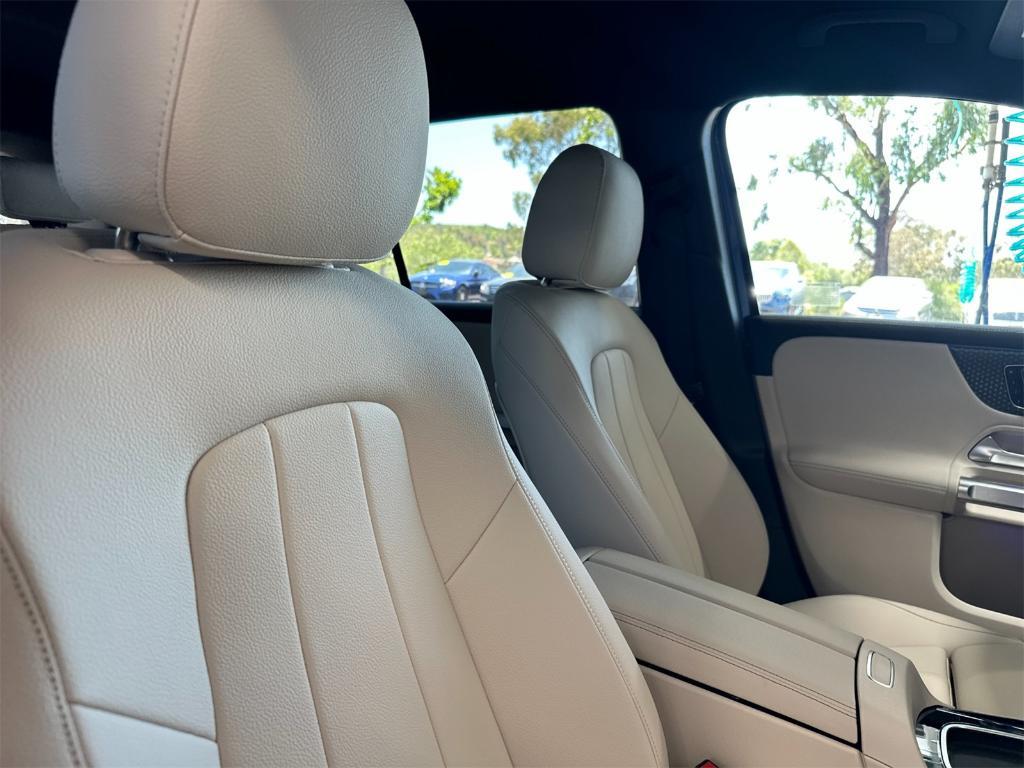 new 2025 Mercedes-Benz GLB 250 car, priced at $50,620