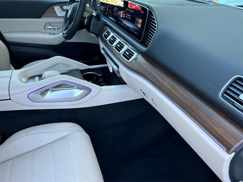 new 2026 Mercedes-Benz GLE 580 car, priced at $91,615