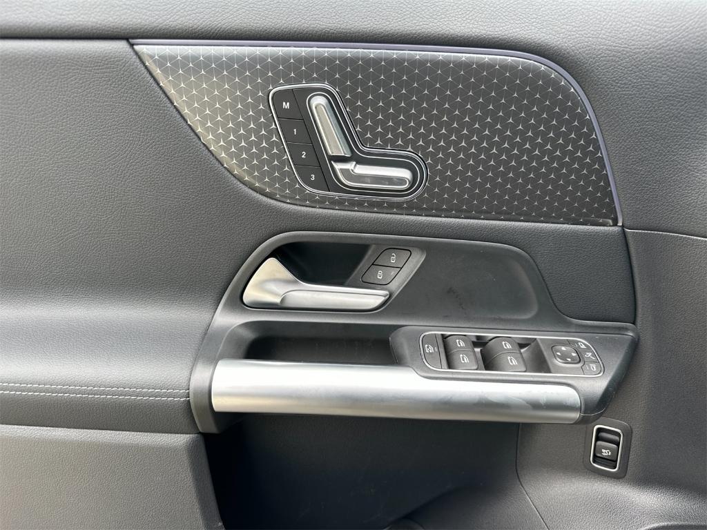 new 2025 Mercedes-Benz GLA 250 car, priced at $45,845