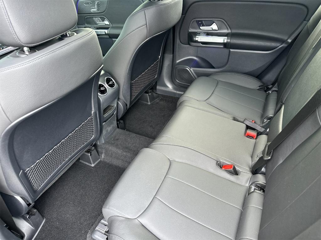 new 2025 Mercedes-Benz GLB 250 car, priced at $49,870