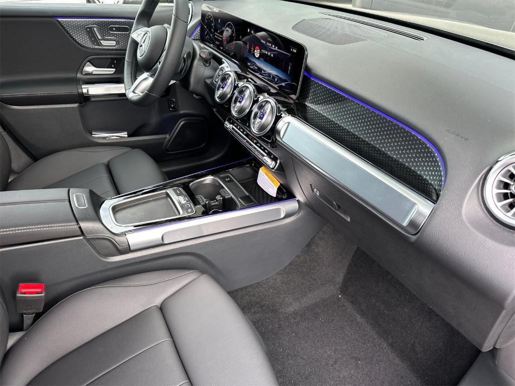 new 2025 Mercedes-Benz GLB 250 car, priced at $49,870