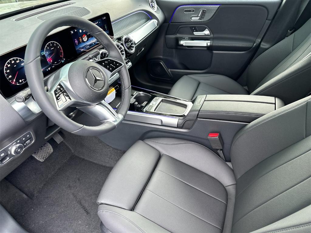 new 2025 Mercedes-Benz GLB 250 car, priced at $49,870