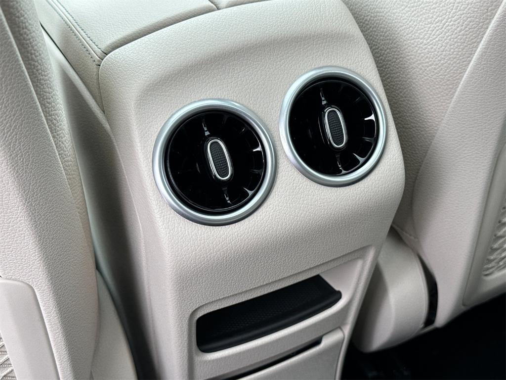 new 2025 Mercedes-Benz GLB 250 car, priced at $52,120