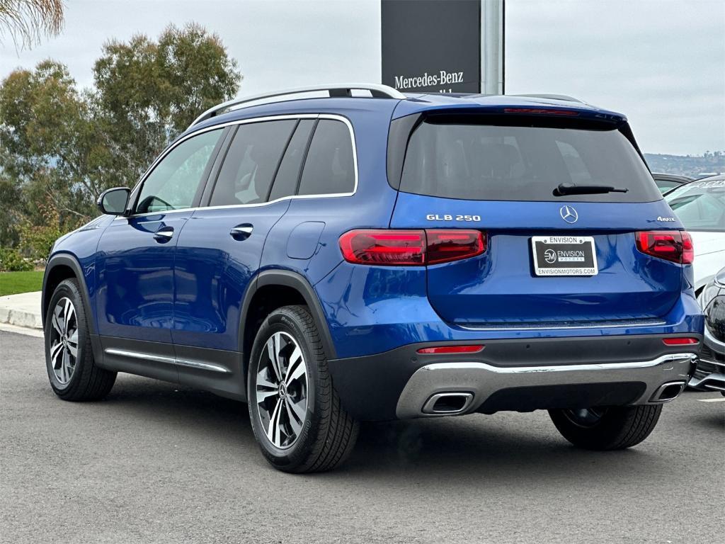 new 2025 Mercedes-Benz GLB 250 car, priced at $52,120