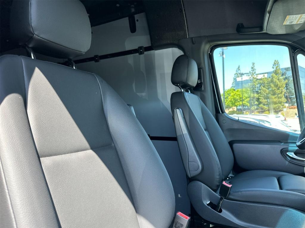 new 2025 Mercedes-Benz Sprinter 2500 car, priced at $86,140