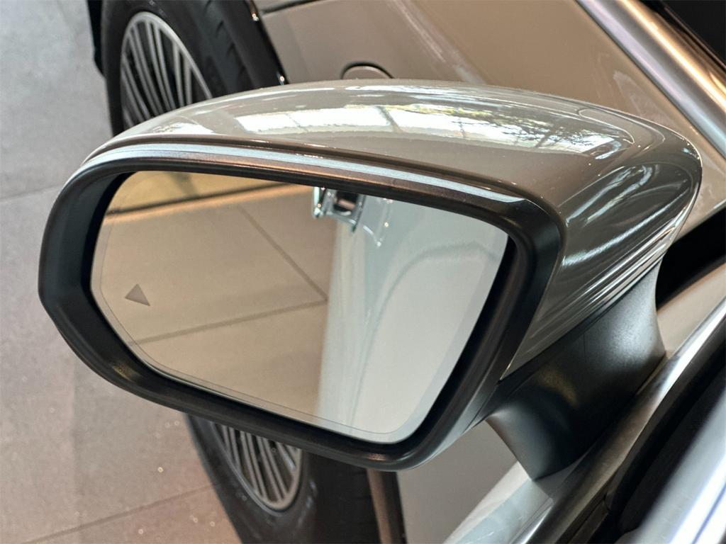 new 2025 Mercedes-Benz Maybach EQS 680 car, priced at $205,350